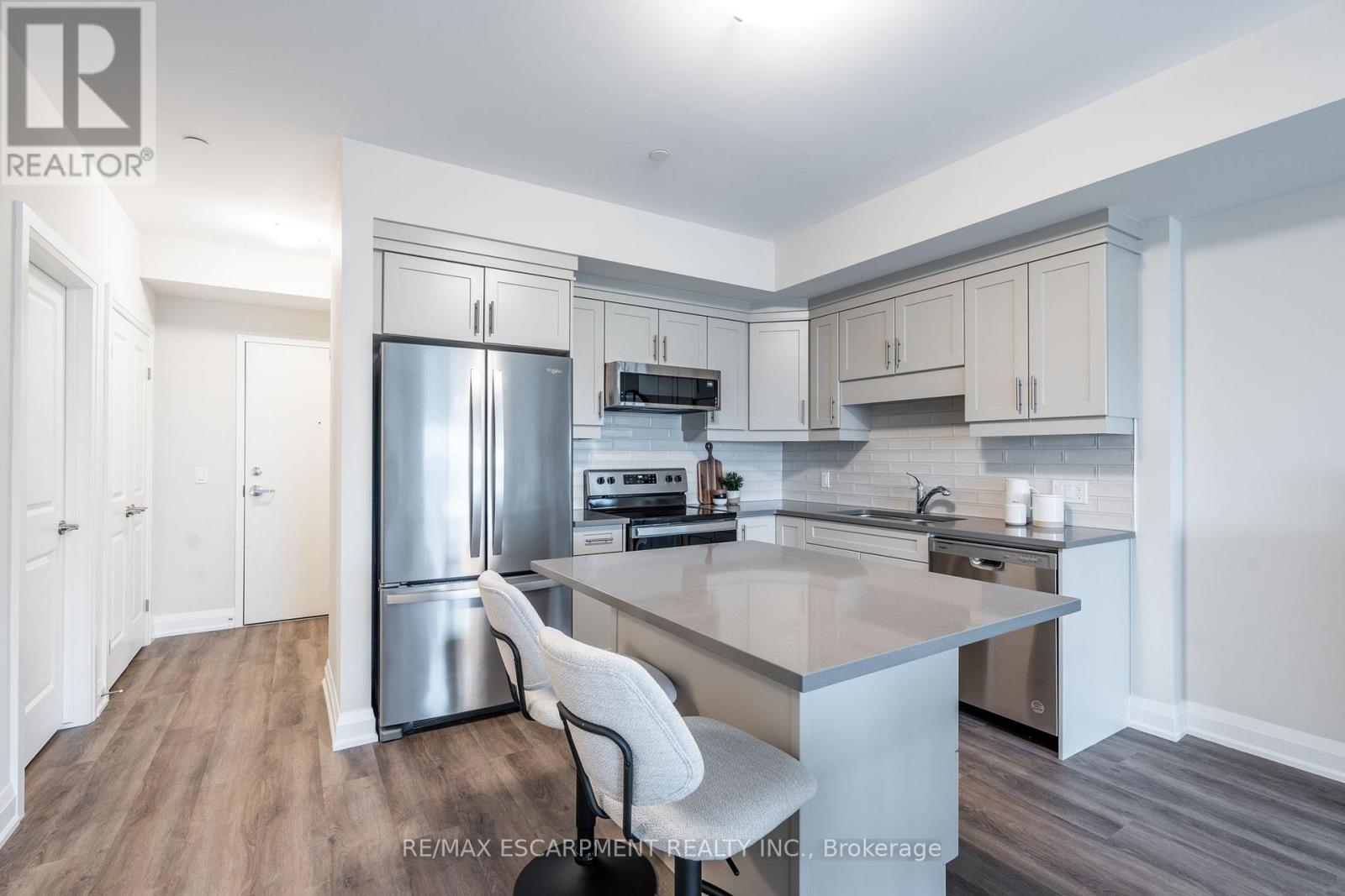 Photo 15 of 307 118 Summersides Boulevard, Pelham ON