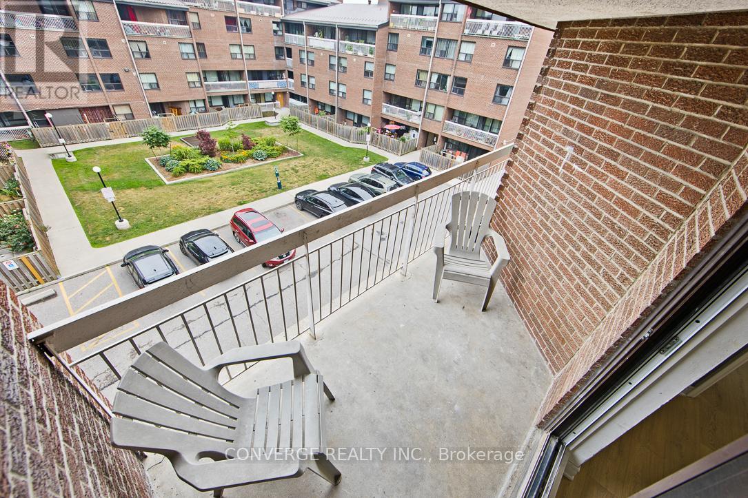 Photo 12 of 406 4062 Lawrence Avenue E, Toronto ON