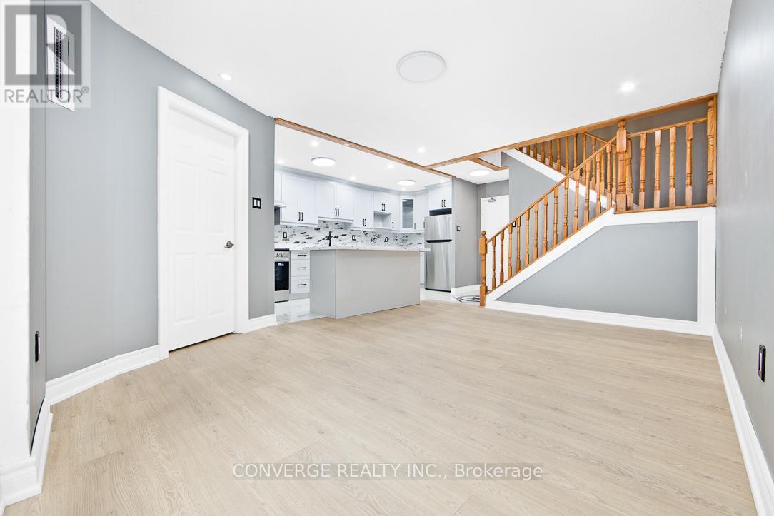 Photo 8 of 406 4062 Lawrence Avenue E, Toronto ON