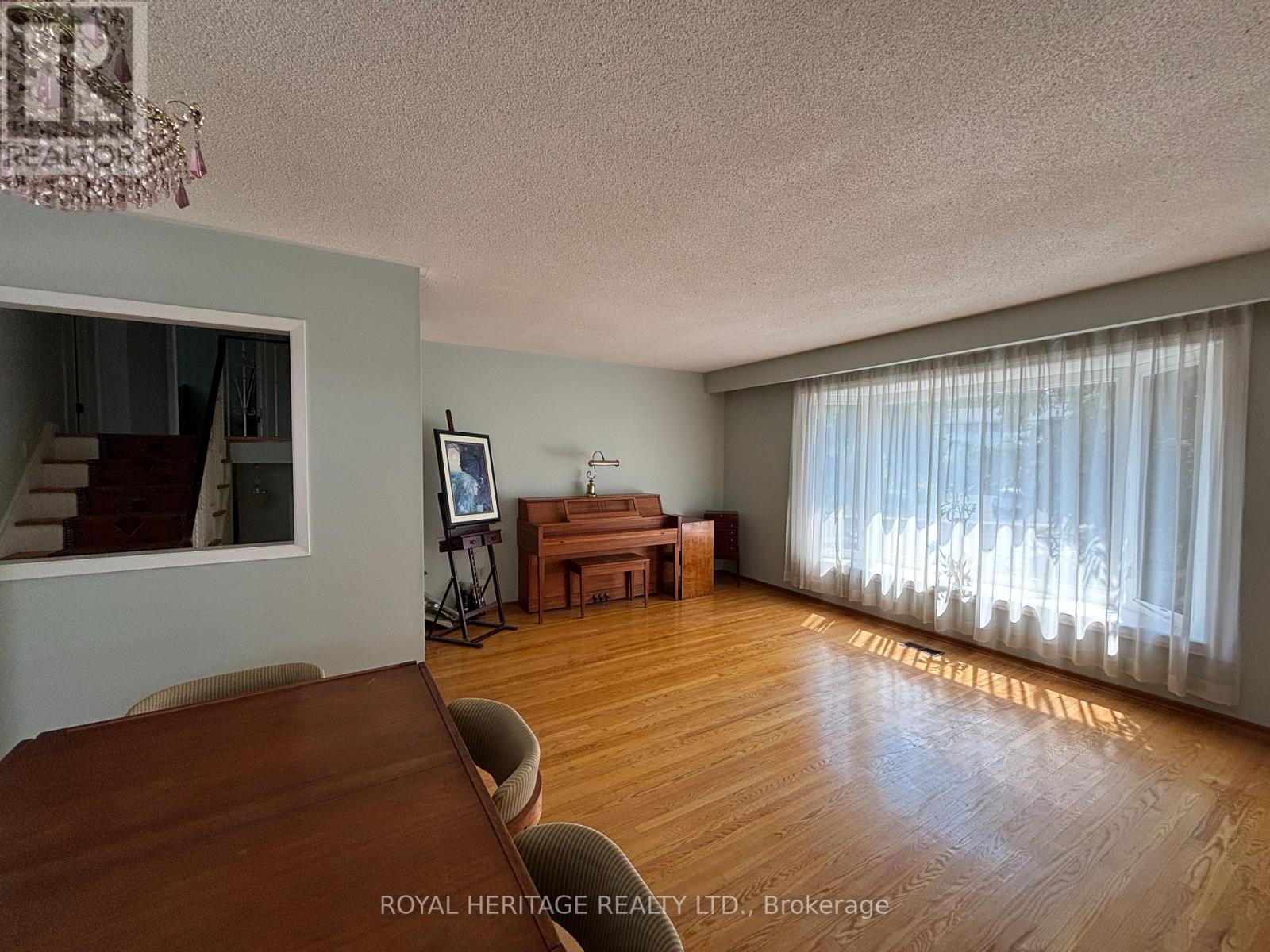 Photo 16 of 7 Highcastle Road, Toronto ON