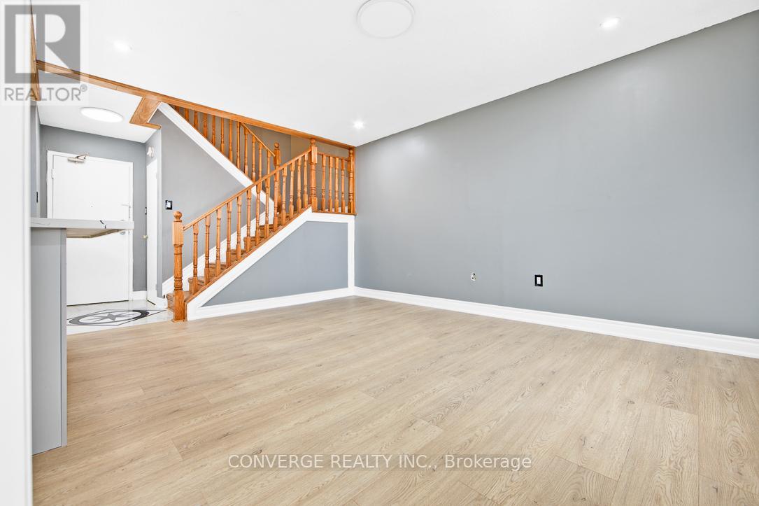 Photo 13 of 406 4062 Lawrence Avenue E, Toronto ON
