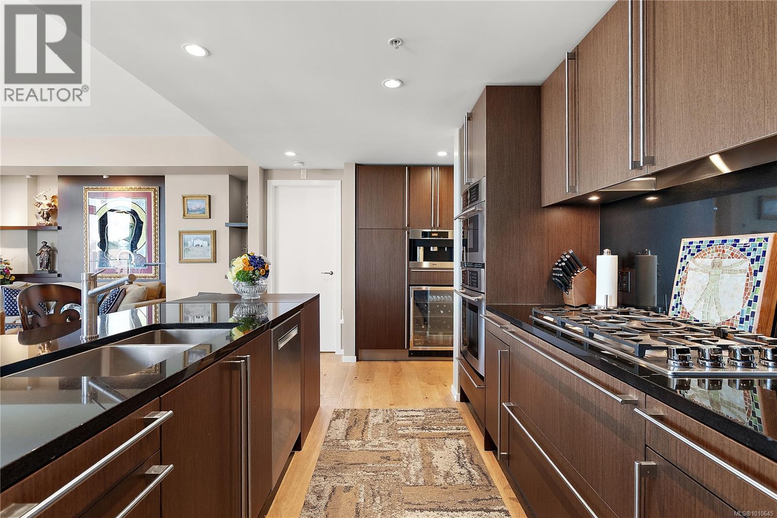 Photo 6 of 205 100 Saghalie Rd, Victoria BC