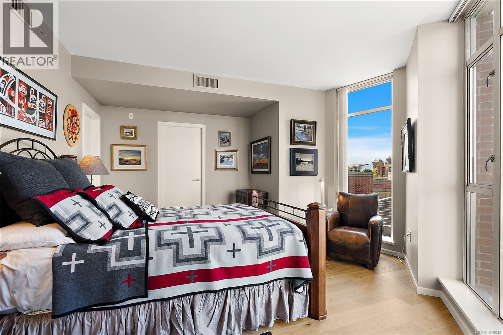 Photo 3 of 205 100 Saghalie Rd, Victoria BC