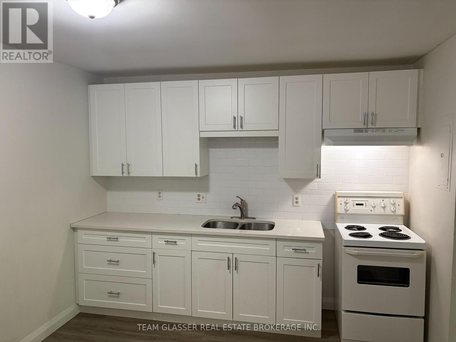 Photo 7 of 204 52 Hiawatha Street, St Thomas ON
