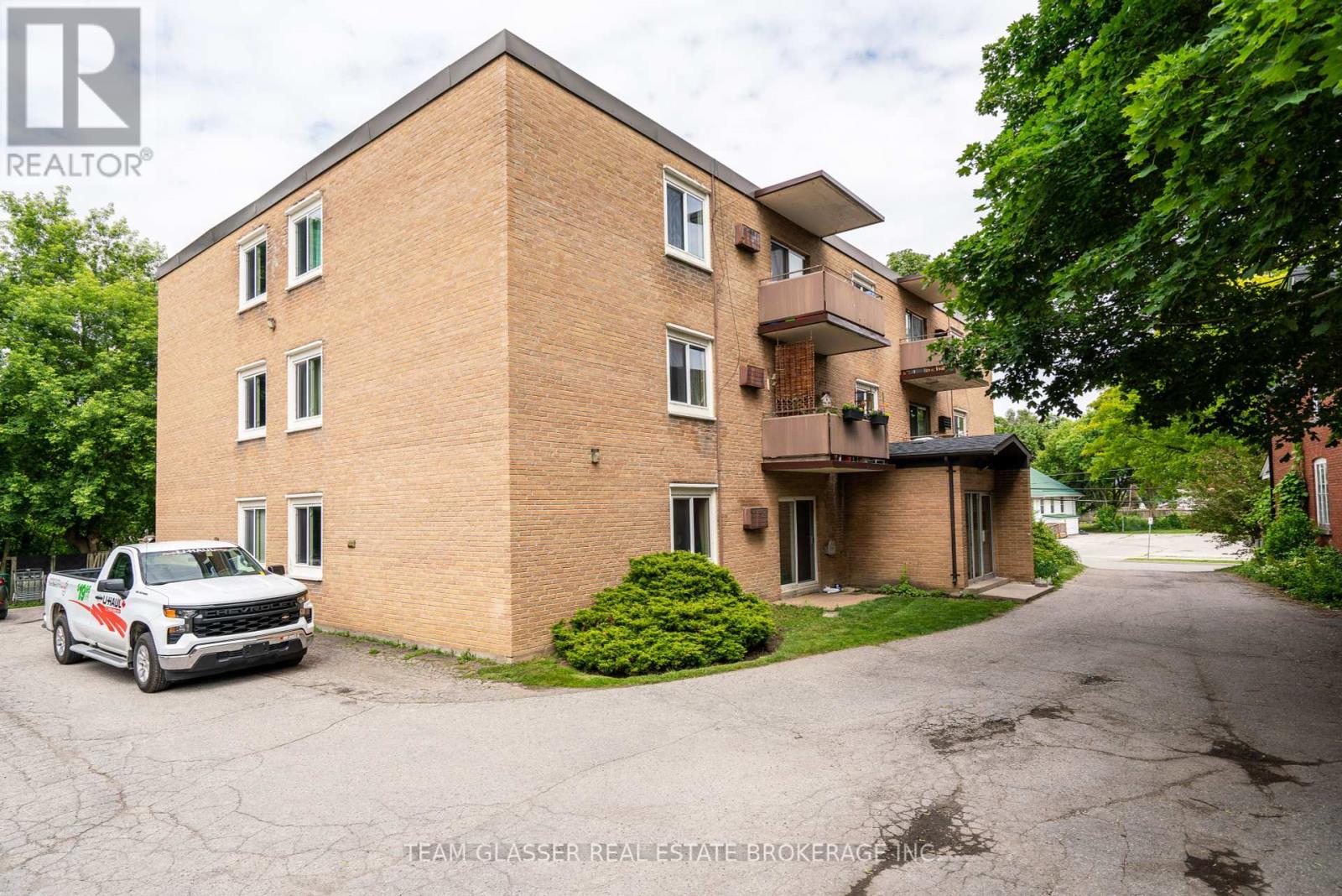 Photo 1 of 204 52 Hiawatha Street, St Thomas ON