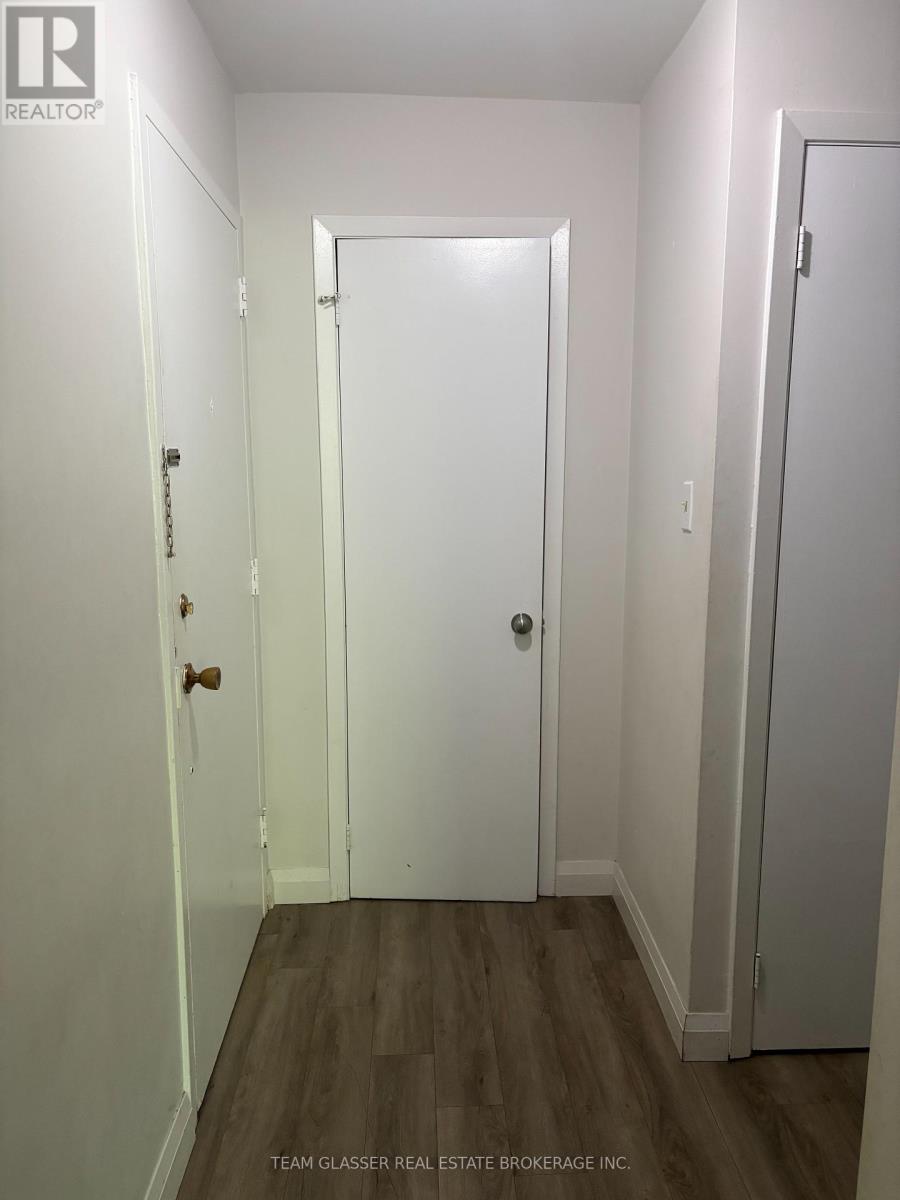 Photo 2 of 204 52 Hiawatha Street, St Thomas ON