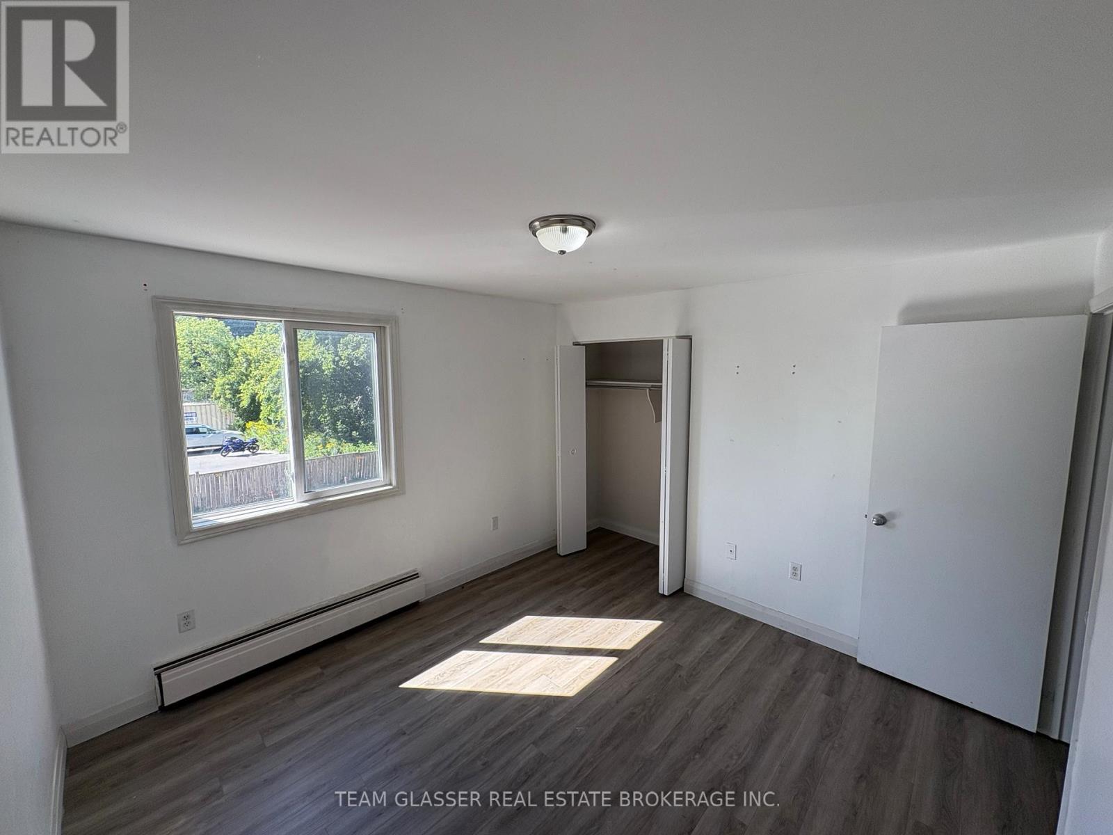 Photo 3 of 204 52 Hiawatha Street, St Thomas ON