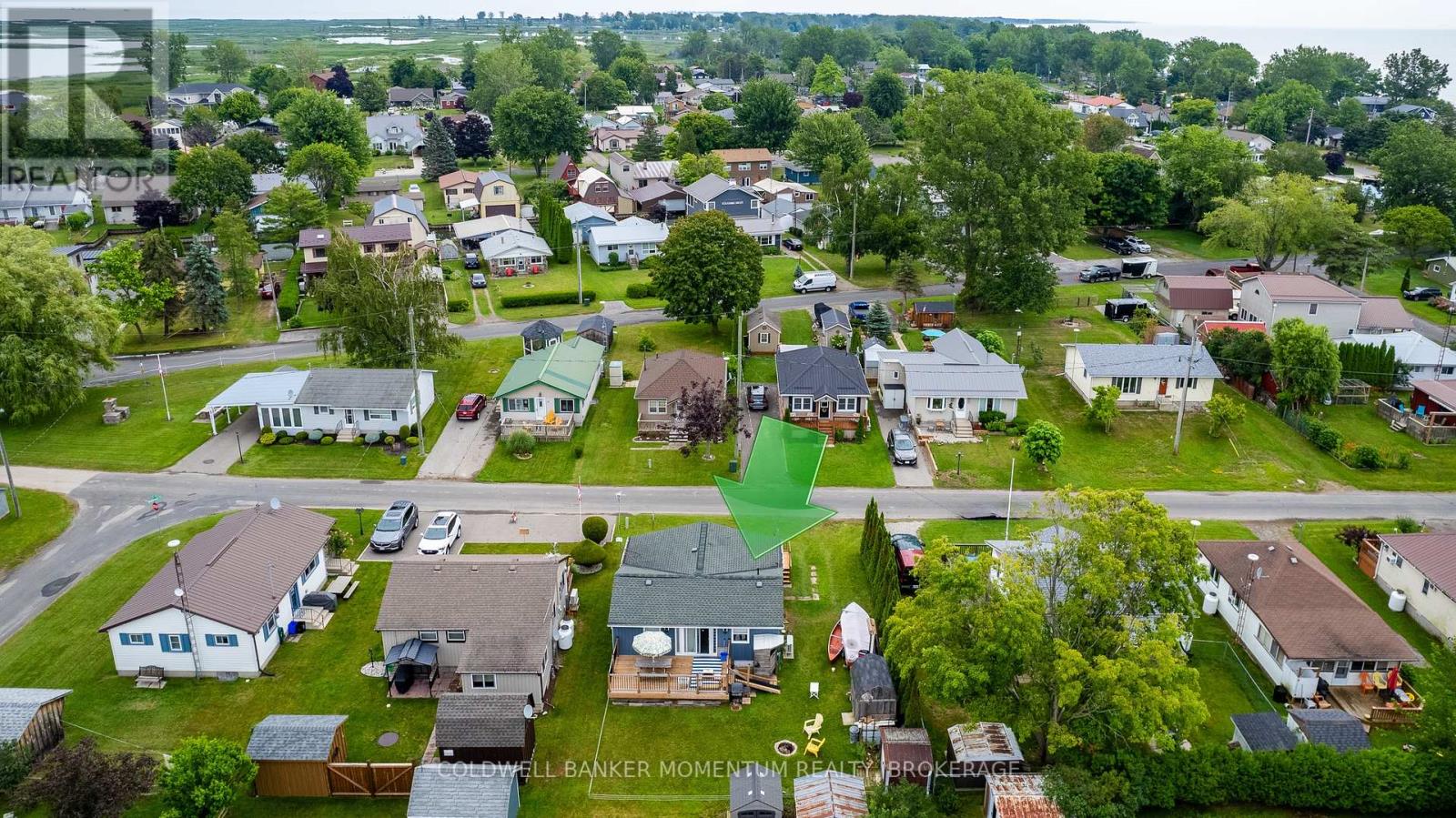 Photo 1 of 20 Fourth Avenue, Norfolk ON