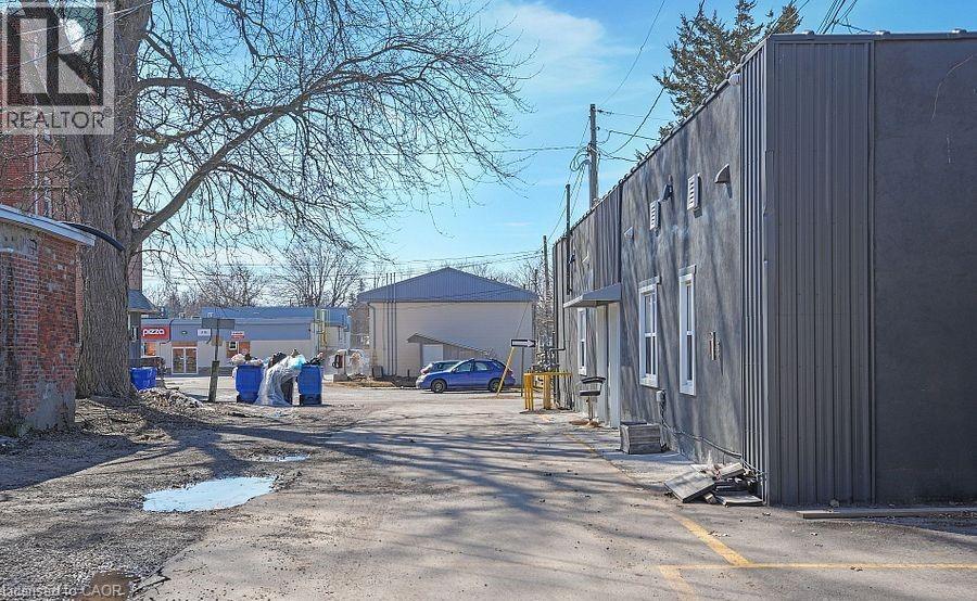 Photo 9 of 8 12 York Street, Chathamkent ON
