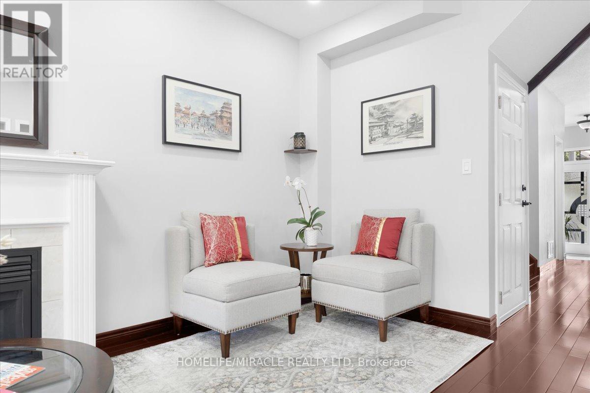 Photo 11 of 29 Charcoal Way, Brampton ON