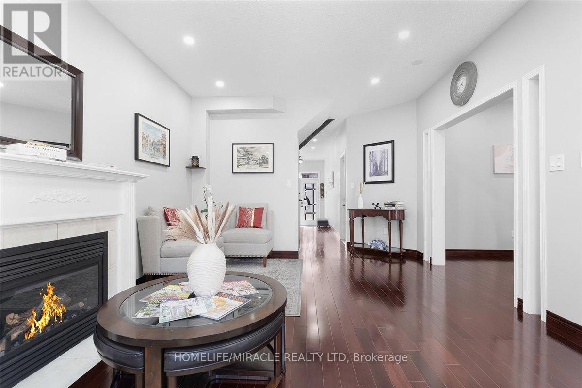 Photo 9 of 29 Charcoal Way, Brampton ON