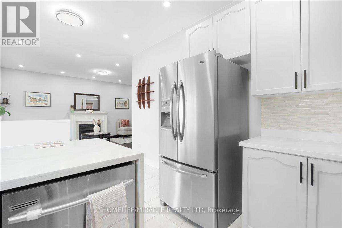 Photo 18 of 29 Charcoal Way, Brampton ON