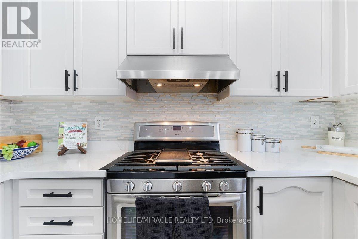 Photo 16 of 29 Charcoal Way, Brampton ON