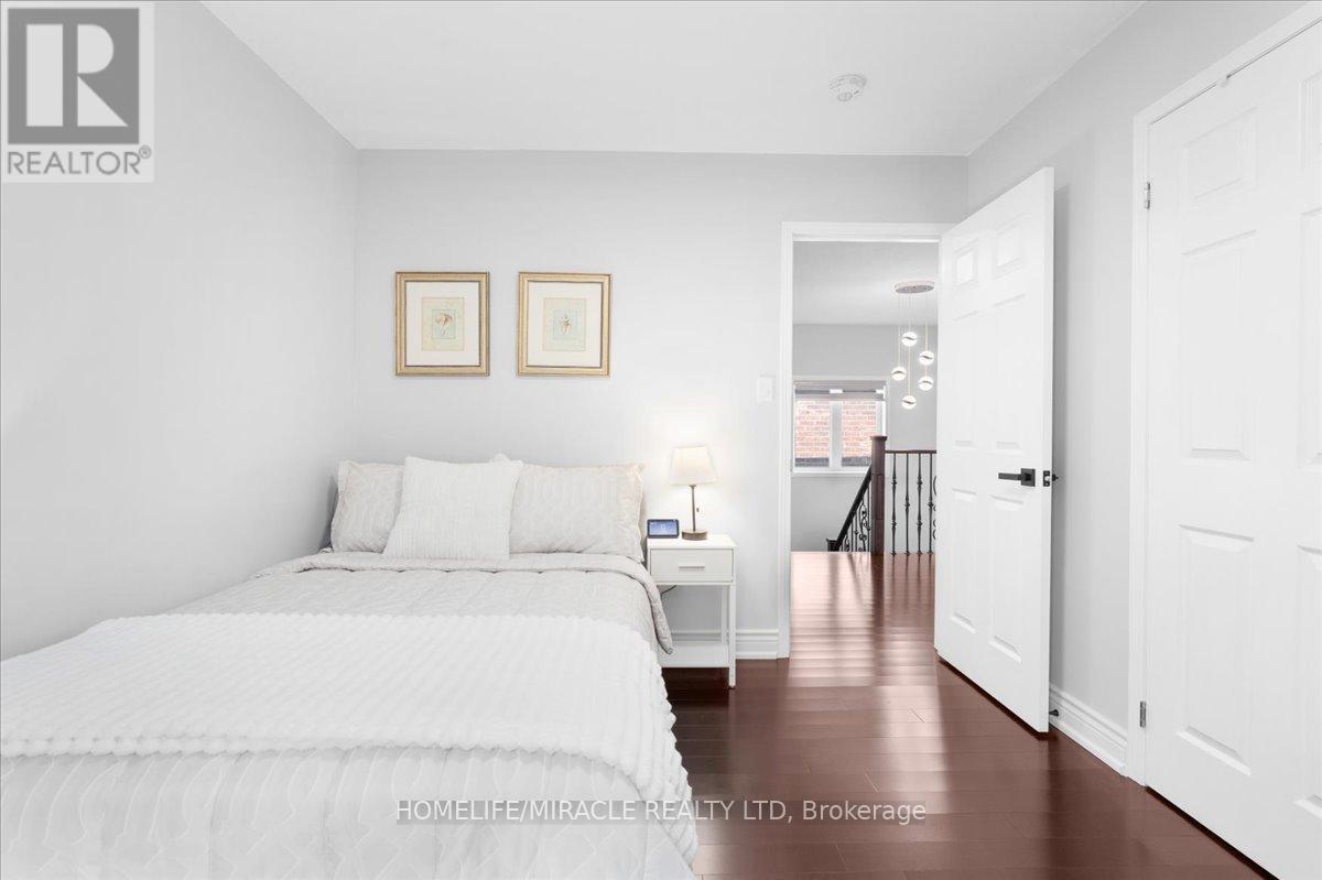 Photo 38 of 29 Charcoal Way, Brampton ON