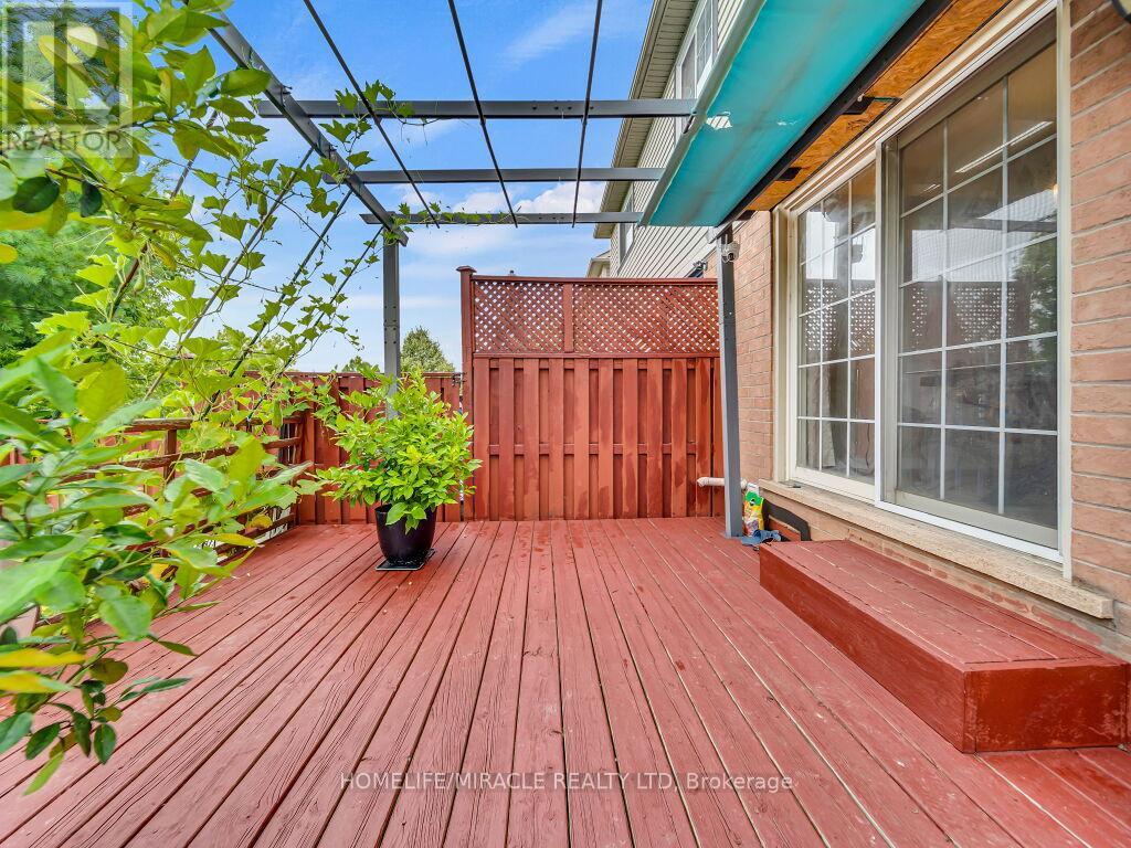 Photo 28 of 80 Sweetwood Circle, Brampton ON