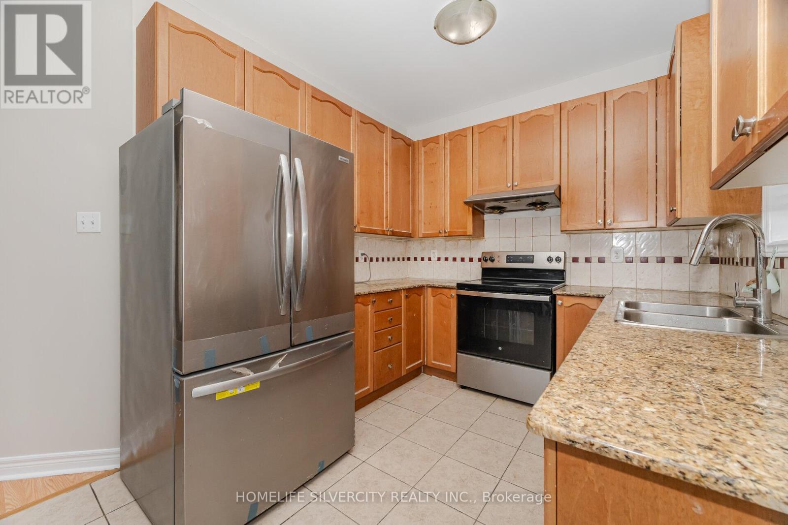 Photo 23 of 105 Aylesbury Drive, Brampton ON