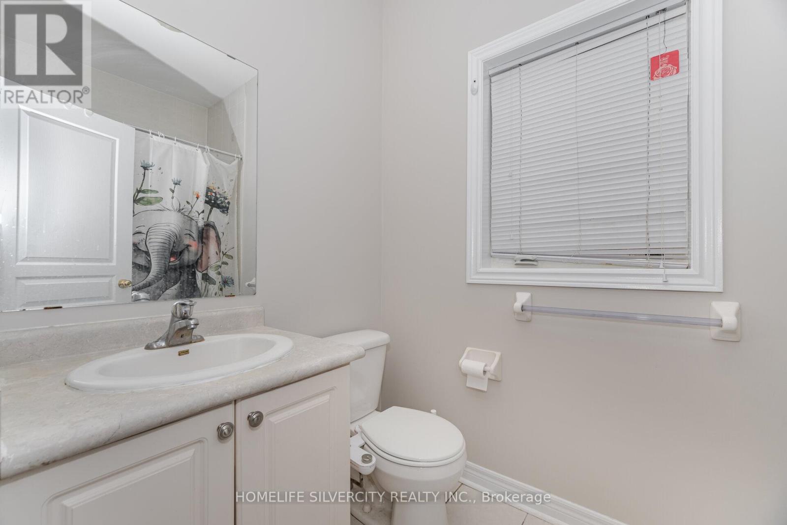 Photo 11 of 105 Aylesbury Drive, Brampton ON