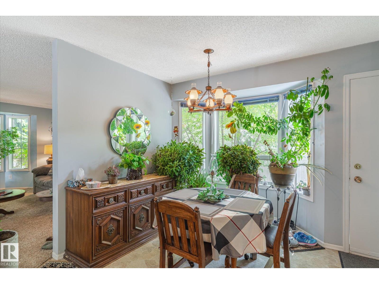 Photo 1 of 4420 36 A St Nw, Edmonton AB