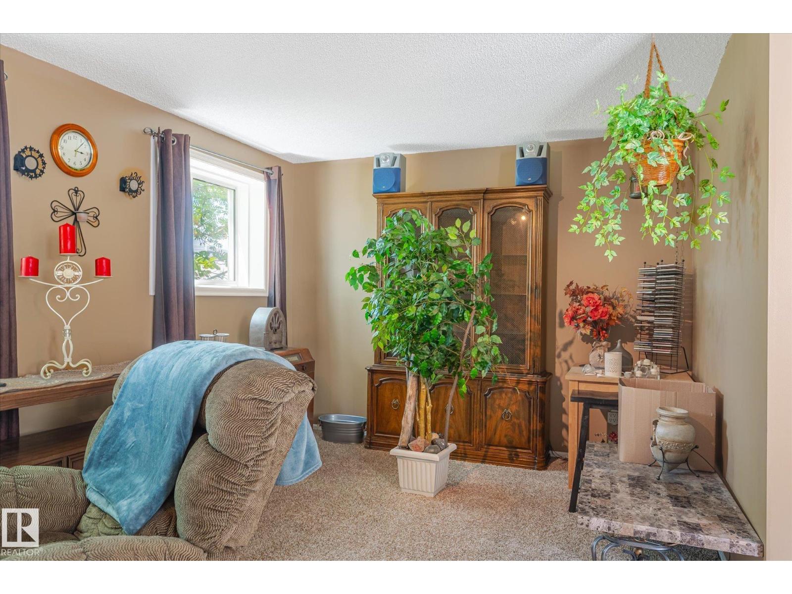 Photo 6 of 4420 36 A St Nw, Edmonton AB