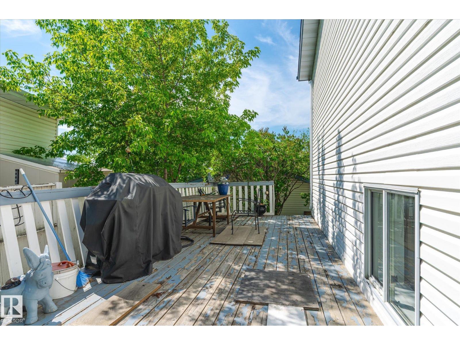 Photo 3 of 4420 36 A St Nw, Edmonton AB