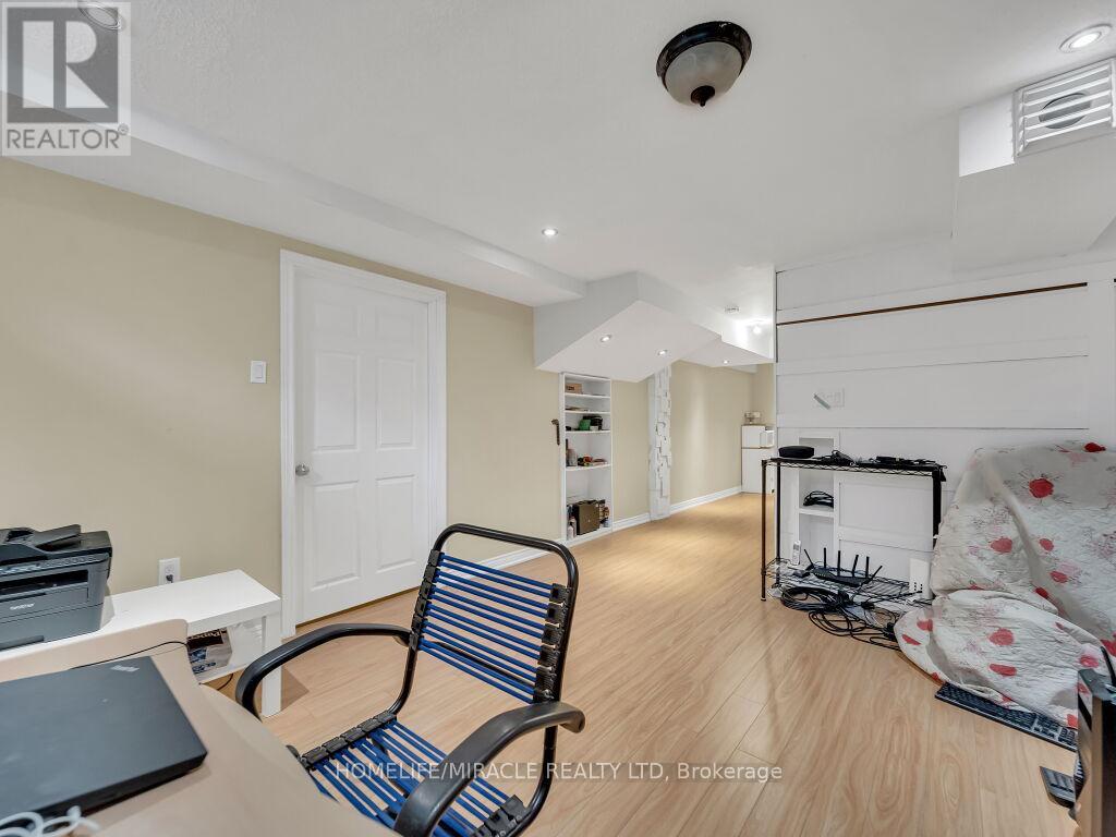 Photo 1 of 80 Sweetwood Circle, Brampton ON