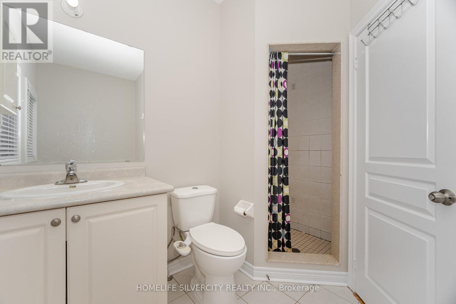 Photo 14 of 105 Aylesbury Drive, Brampton ON
