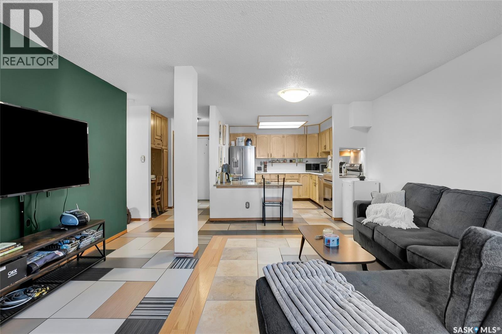 Photo 4 of 107 525 5th Avenue N, Saskatoon SK