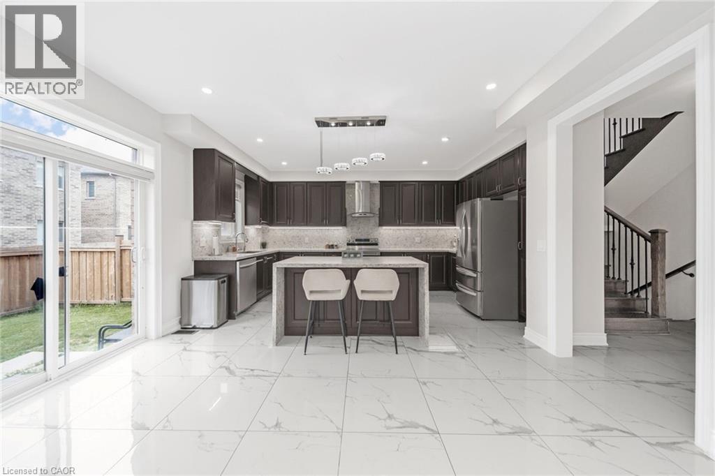 Photo 34 of 1531 Mendelson Heights, Milton ON