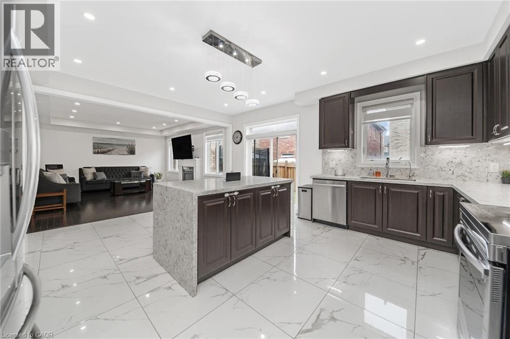 Photo 32 of 1531 Mendelson Heights, Milton ON