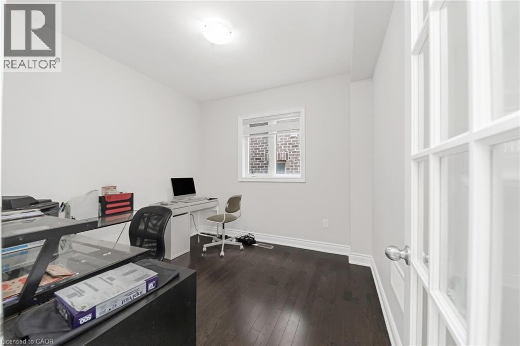 Photo 41 of 1531 Mendelson Heights, Milton ON