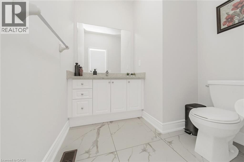 Photo 8 of 1531 Mendelson Heights, Milton ON