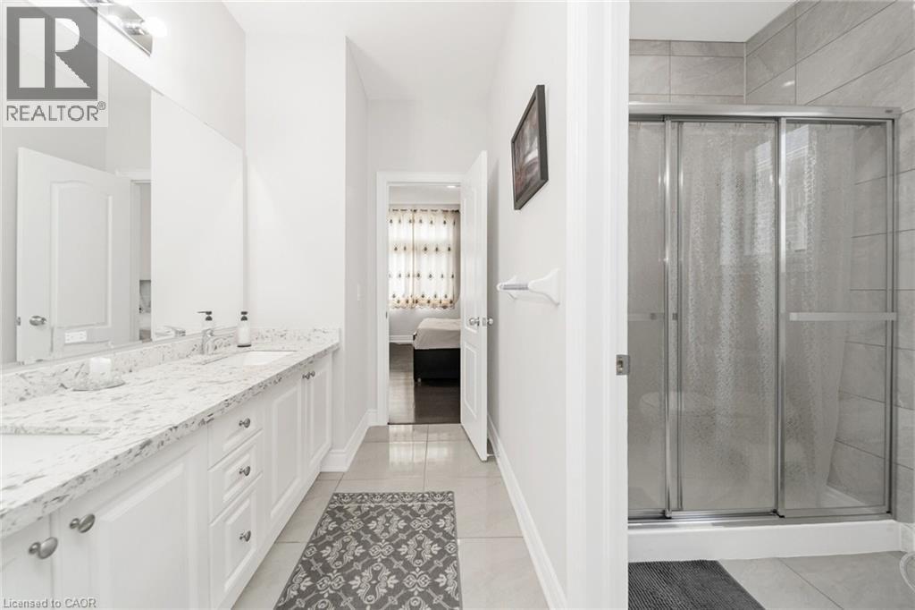 Photo 10 of 1531 Mendelson Heights, Milton ON