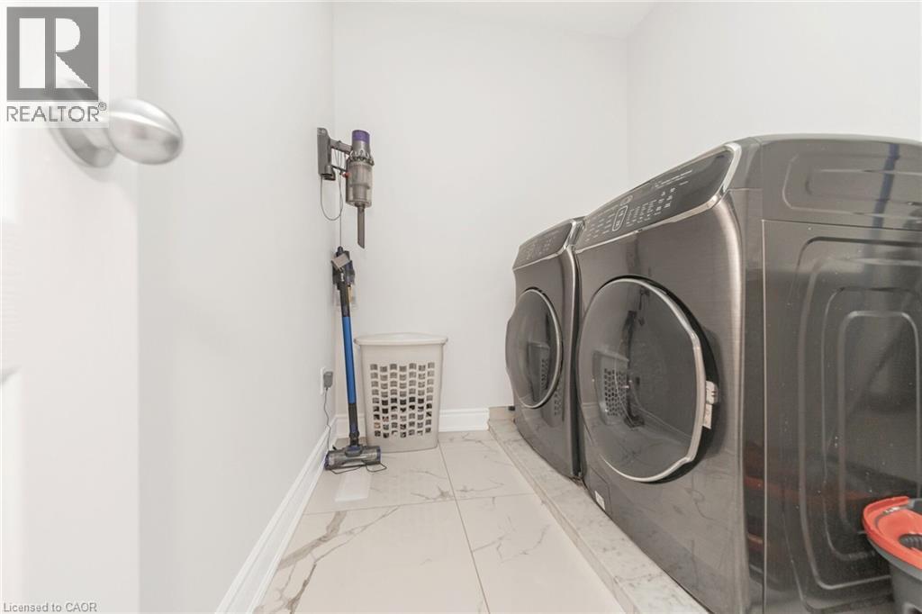 Photo 36 of 1531 Mendelson Heights, Milton ON