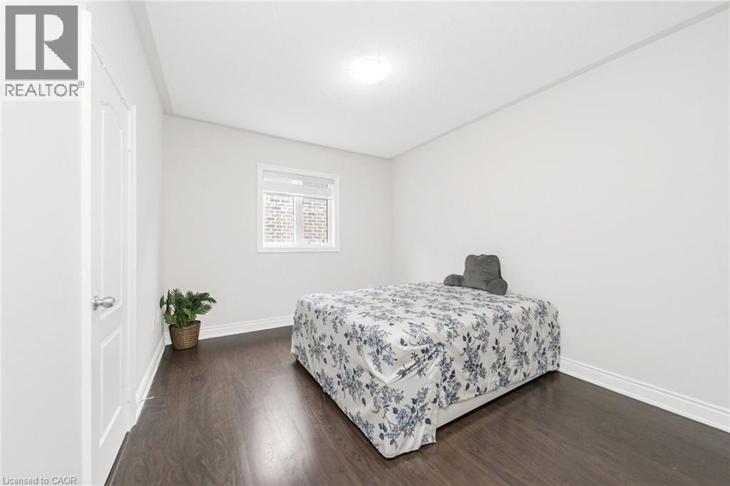 Photo 35 of 1531 Mendelson Heights, Milton ON
