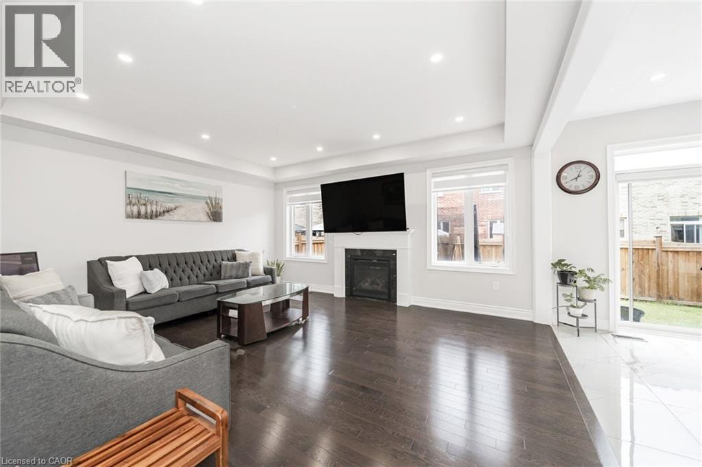Photo 21 of 1531 Mendelson Heights, Milton ON