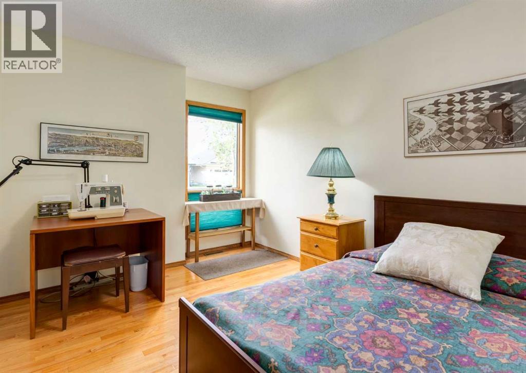 Single Family House Bungalow for Sale in  Hawkside Mews NW Hawkwood Calgary 