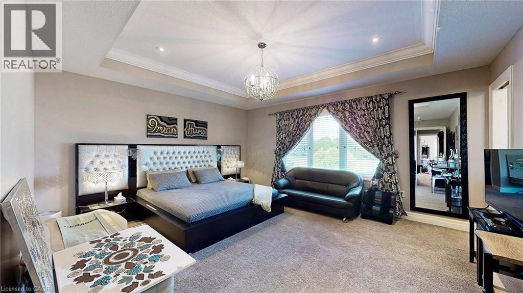 Photo 12 of 537 Millstream Drive, Waterloo ON