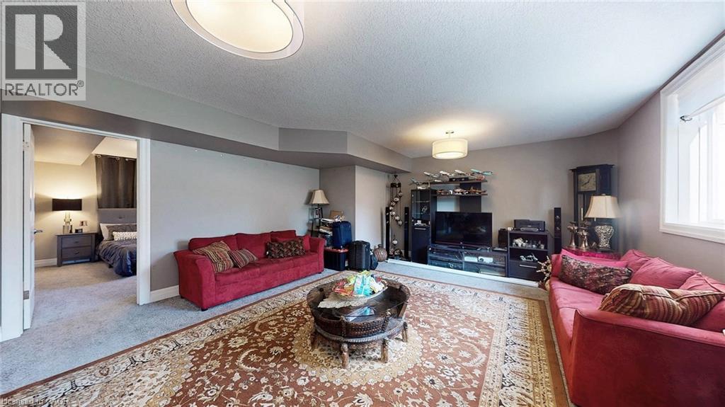 Photo 35 of 537 Millstream Drive, Waterloo ON