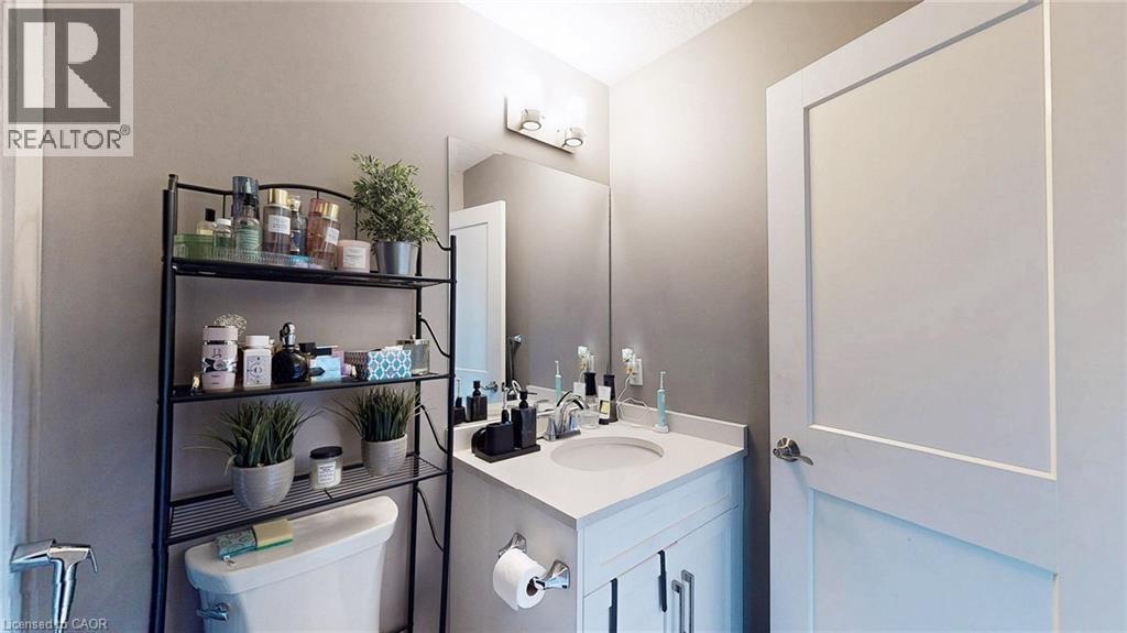 Photo 8 of 537 Millstream Drive, Waterloo ON