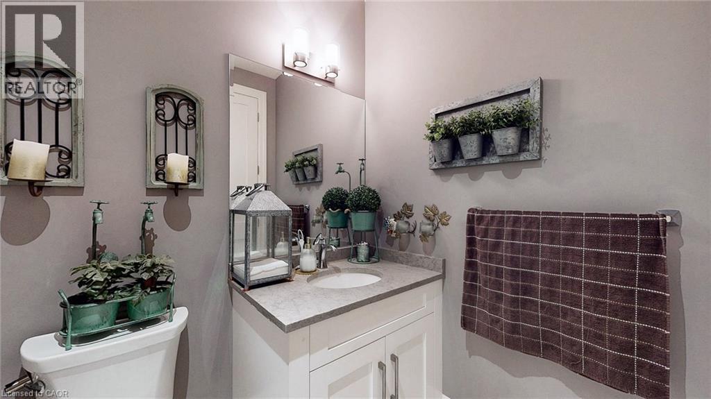 Photo 33 of 537 Millstream Drive, Waterloo ON