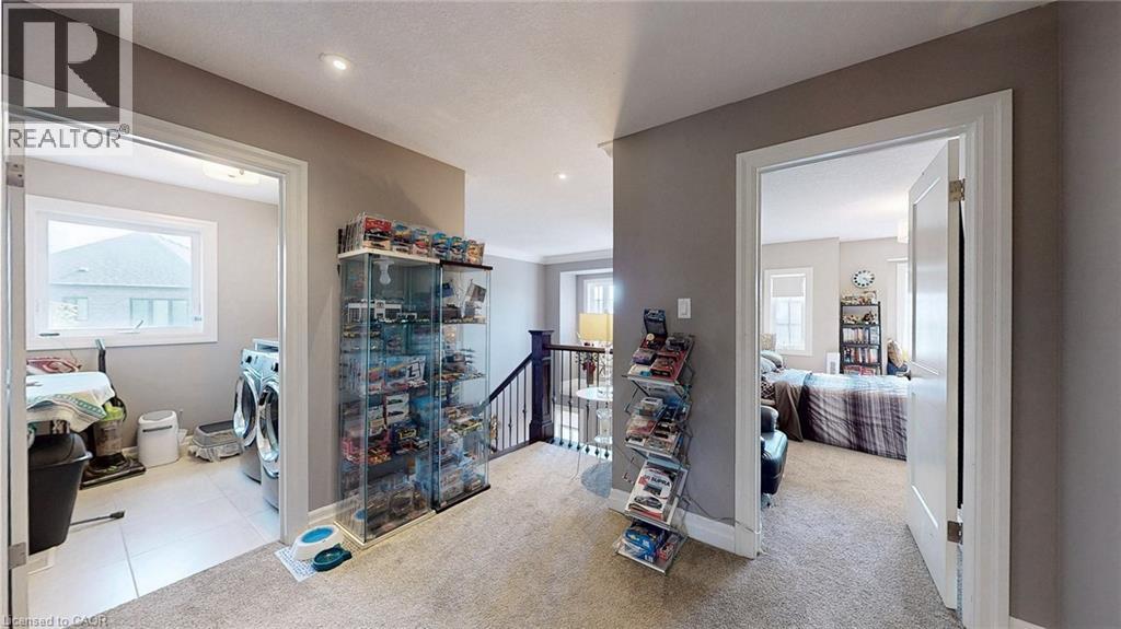 Photo 9 of 537 Millstream Drive, Waterloo ON