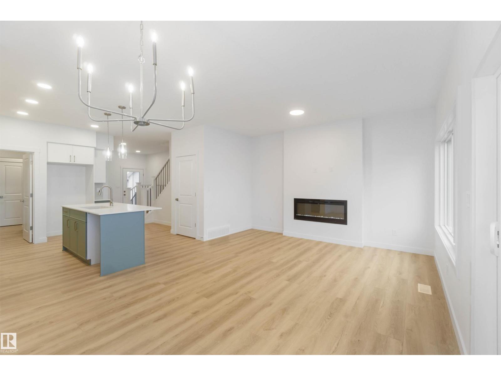 Photo 4 of 8519 181 Av Nw, Edmonton AB