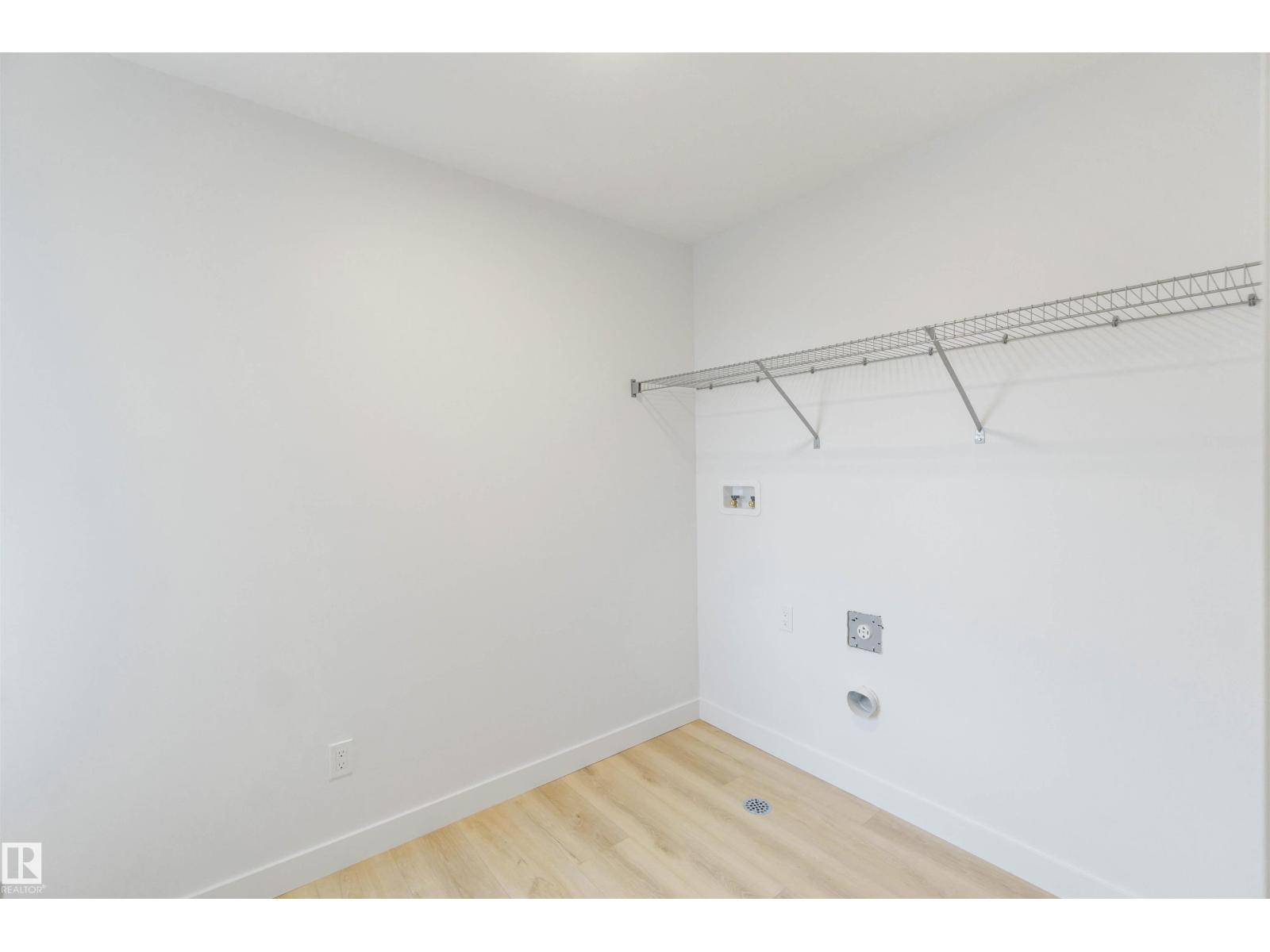Photo 14 of 8519 181 Av Nw, Edmonton AB