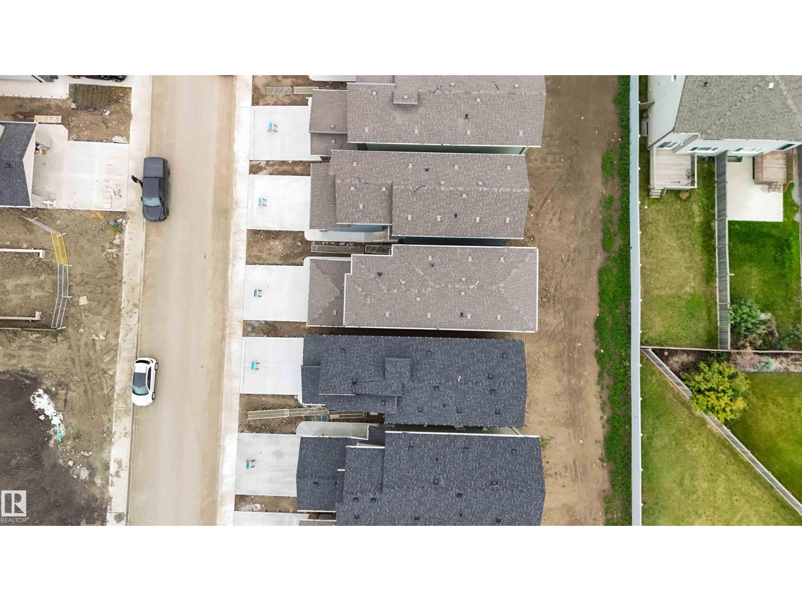 Photo 13 of 8519 181 Av Nw, Edmonton AB