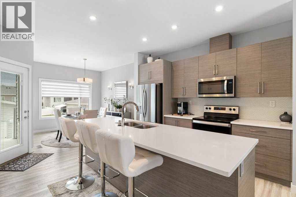 Single Family House Bi-level for Sale in  Ellington Crescent Evergreen Red Deer 