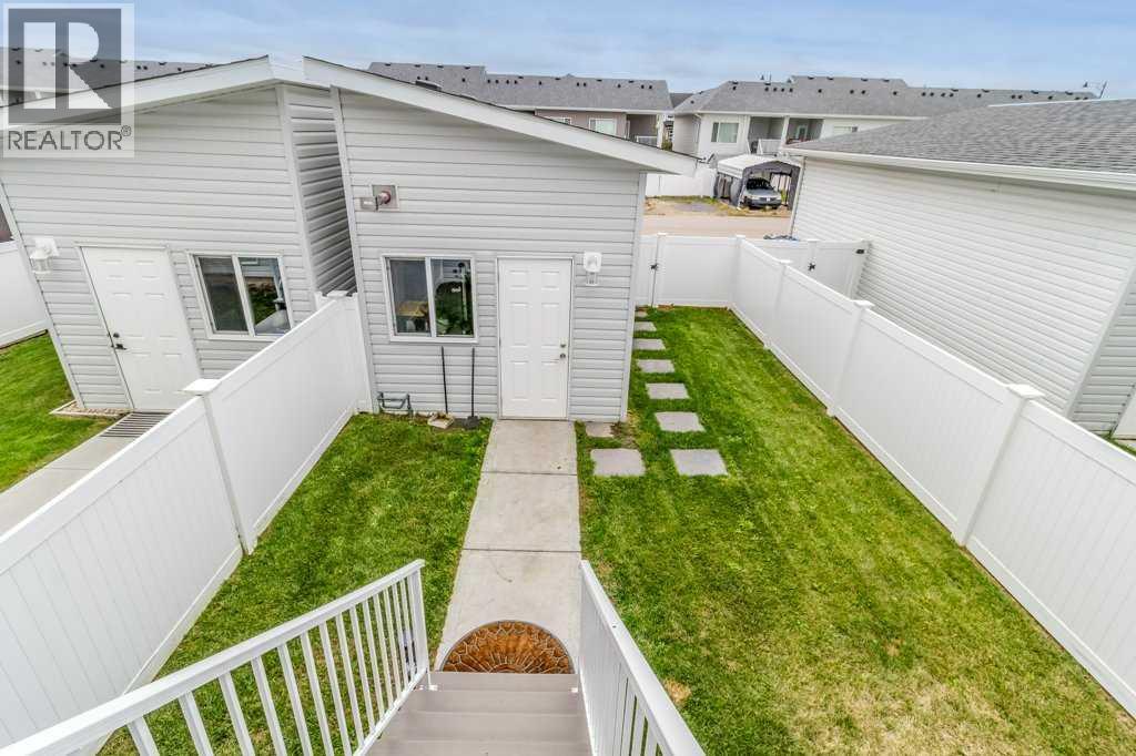 Single Family House Bi-level for Sale in  Ellington Crescent Evergreen Red Deer 