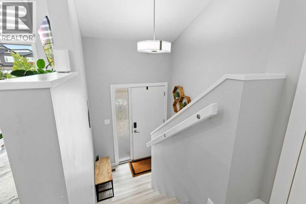 Single Family House Bi-level for Sale in  Ellington Crescent Evergreen Red Deer 