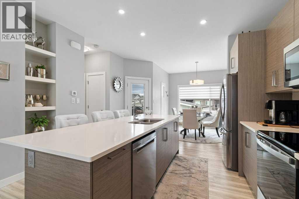 Single Family House Bi-level for Sale in  Ellington Crescent Evergreen Red Deer 