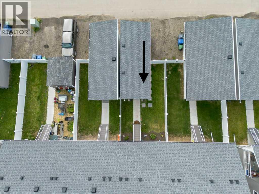Single Family House Bi-level for Sale in  Ellington Crescent Evergreen Red Deer 
