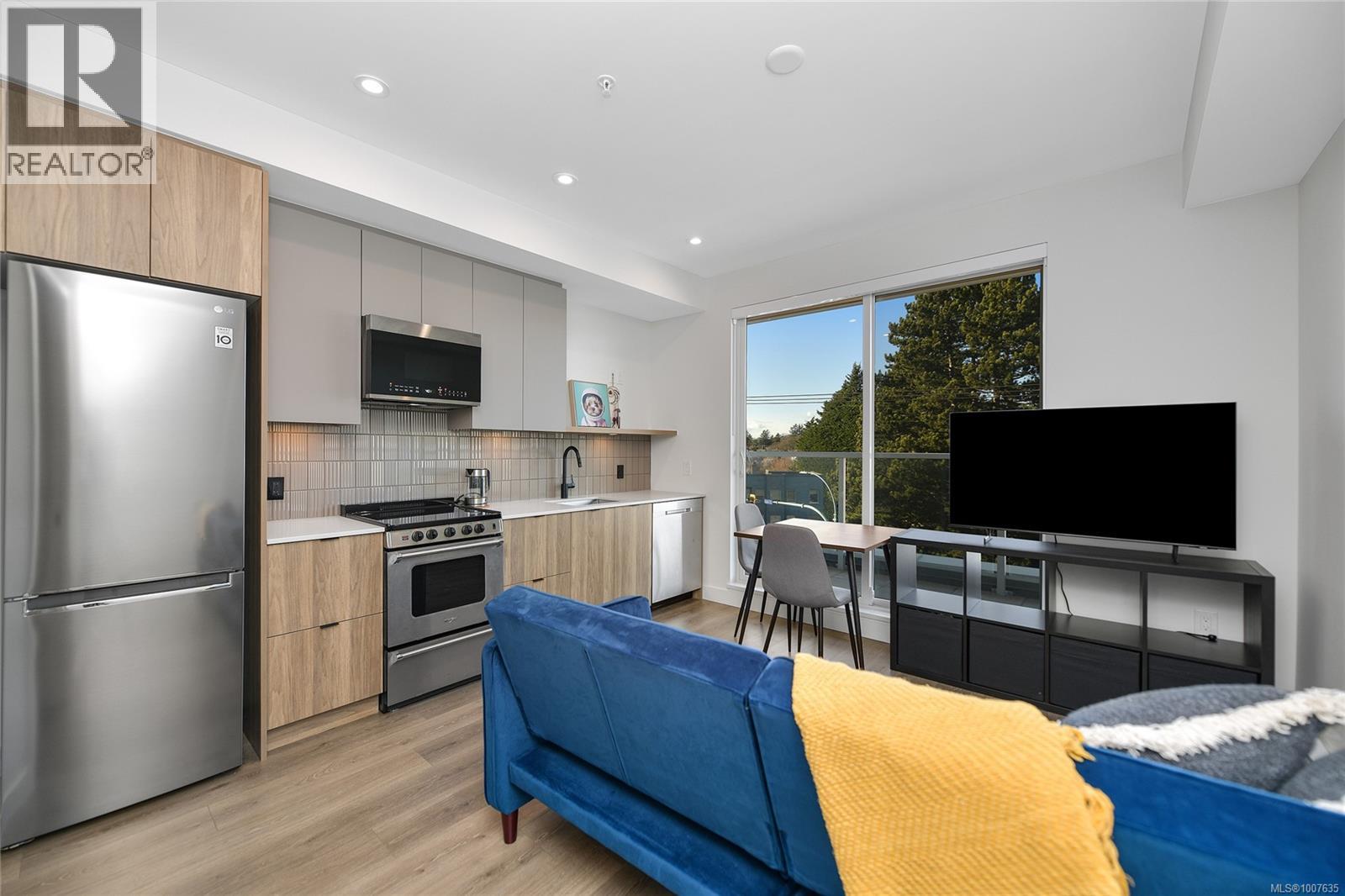 406 1301 Hillside Ave, Victoria